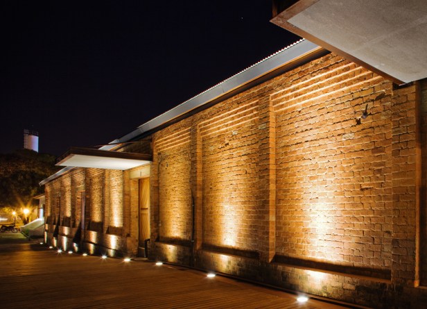 Rampa de acesso ao edifício do auditório Rampa de acesso ao edifício do auditório